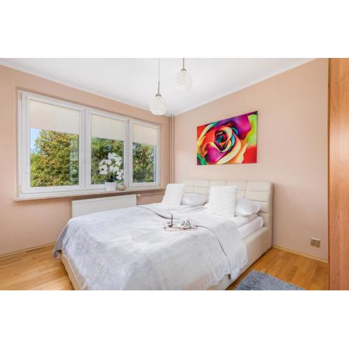 Rose Apartment in Kołobrzeg by Noclegi Renters