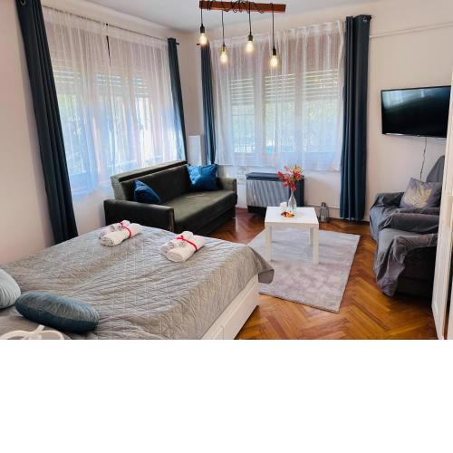 Rose Apartment