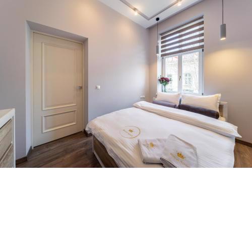 Royal apartment on Kovzhyna 6