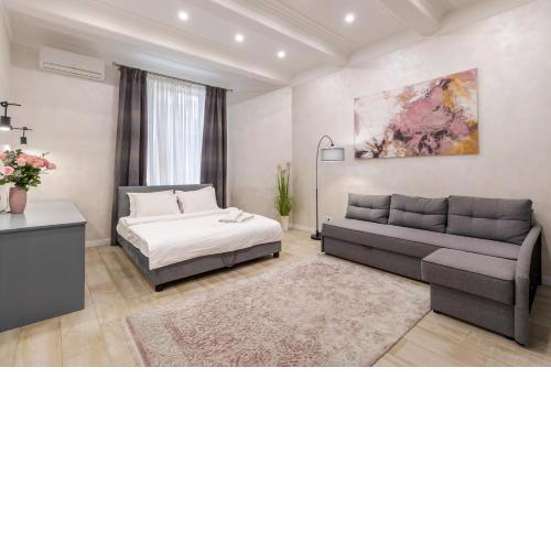Royal apartment on Lysenka 5