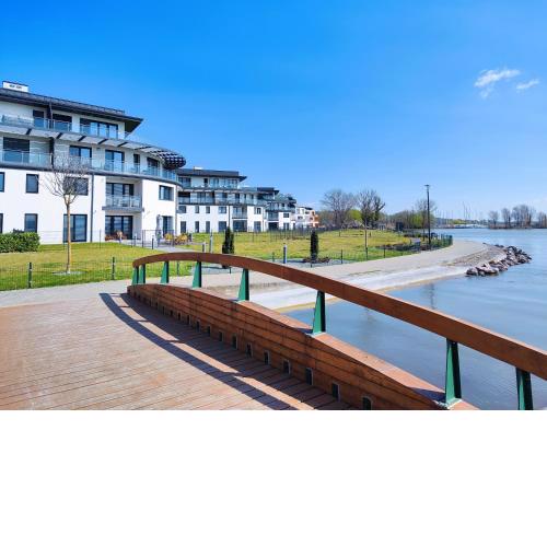 Royal Lakeside Apartment