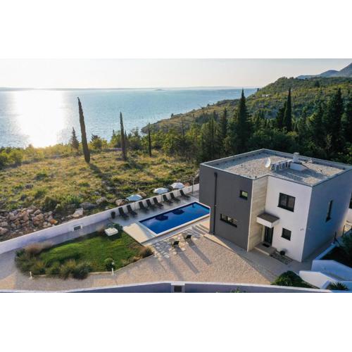 Royal Promons - heated pool
