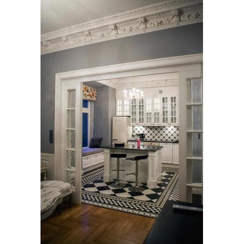 Royal Residence by OTR