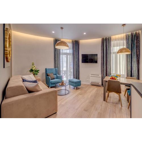 Royal Theatre Apartment