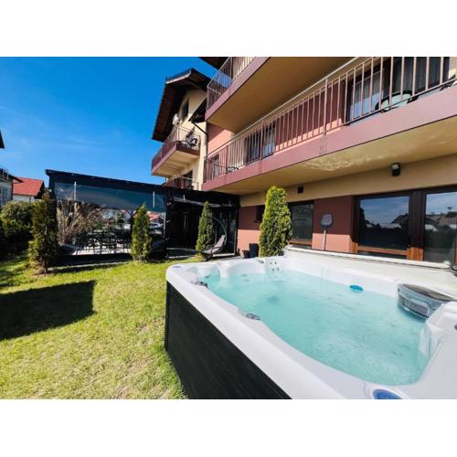 ROYAL Villa - ADULTS ONLY - Apartamenty z widokiem na Zalew Wiślany - Jacuzzi w cenie - Masaże relaksacyjne - Grupa Hotelowa PlażoweLove