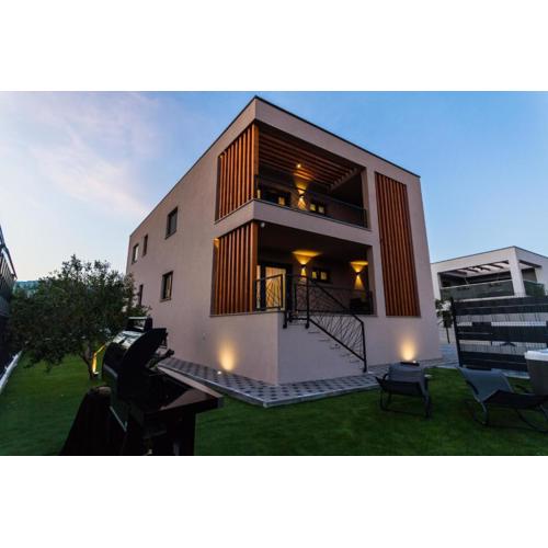 Royal Villa - Luxury Apartment