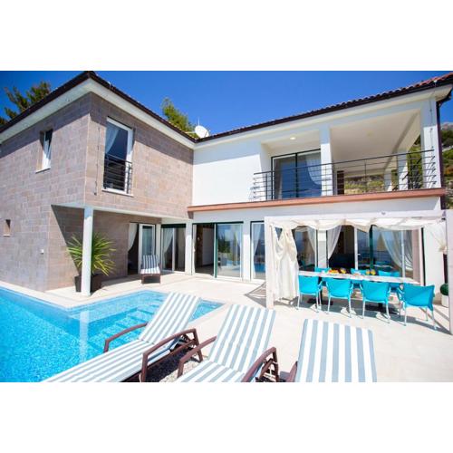Royal Villa