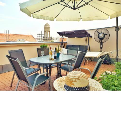 Rumbach Terrace Apartment