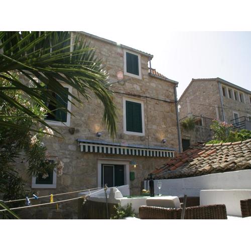 Rustic Apartment in Vis with sea-view