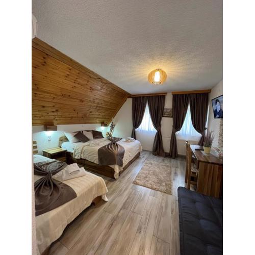 Rustic Inn River 2
