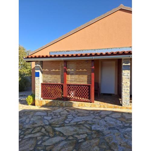Rustic Retreat Apartments in Pridraga