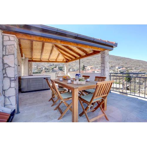 Rustic Stone House Bajeli with Jacuzzi