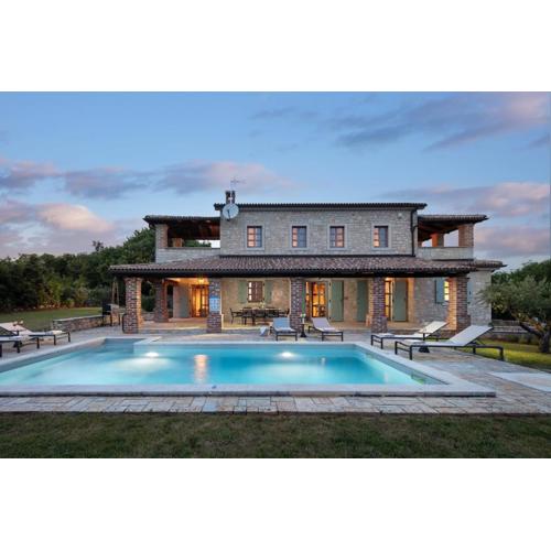 Rustic Villa Calluna with a pool in Istria