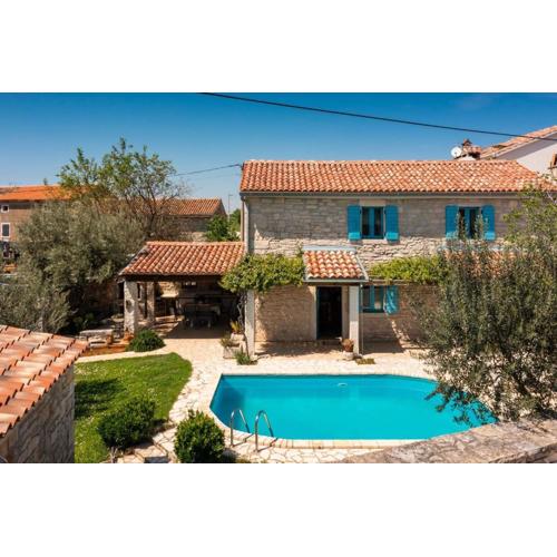 Rustic villa Janko with pool in Sveti Lovrec