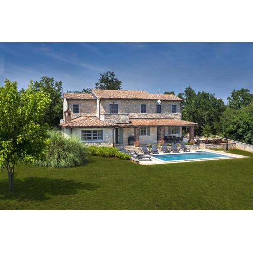 Rustic Villa Luna with pool in Sveti Lovrec