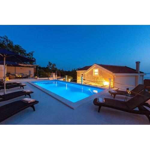 Rustic Villa Nina - Dalmatian Stone Mansion