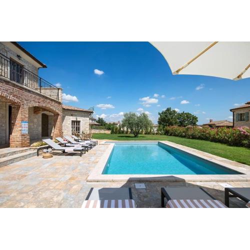 Rustic Villa Seseli with a pool in istria