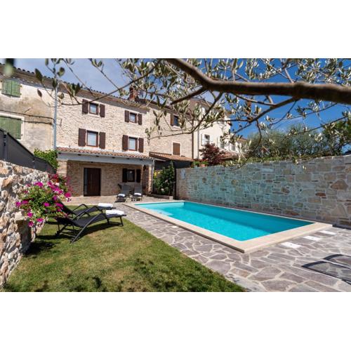 Rustic Villa Stone House with pool in Umag