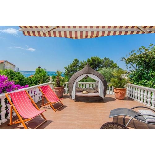 Rustical Vila VERDE with traditional Tavern & Pool