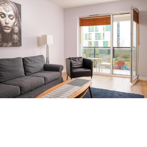 Sady Żoliborskie Generous Apartment