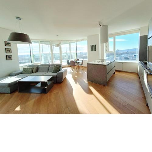 SAG Panorama Apartment 3 rooms 19th floor Great view Free parking