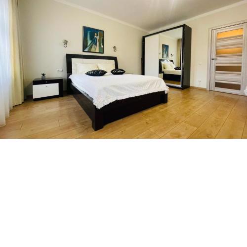 Saint Teodor Square Apartaments