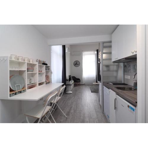 Santa Monica studio apartment