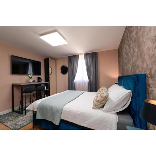 Sapphire Studio Apartment with FREE PRIVATE PARKING