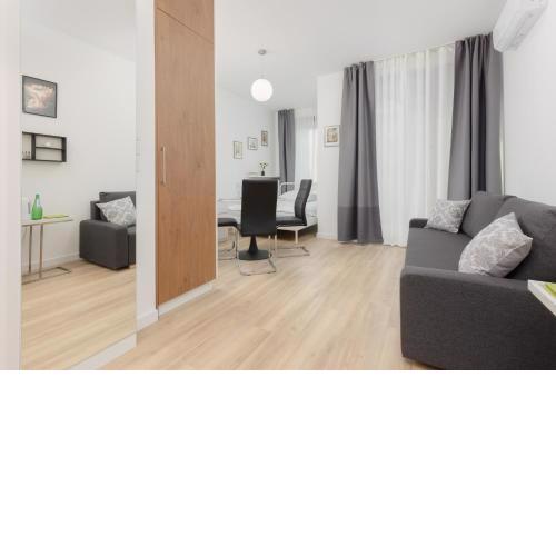Sarmacka 23 - studio close to Medicover and Paley