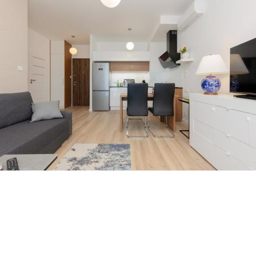 Sarmacka 23 apartment next to Medicover and Paley