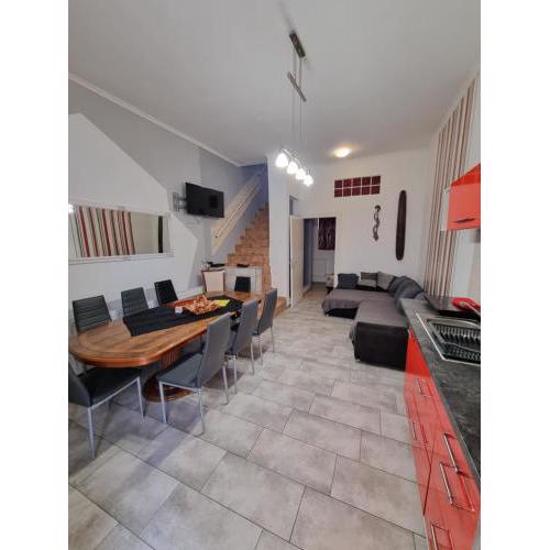 Sarok Villa