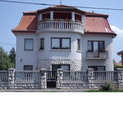 Sasi Panzió 2