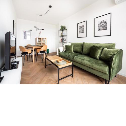 Saska Kępa 2-Bedroom Apartment