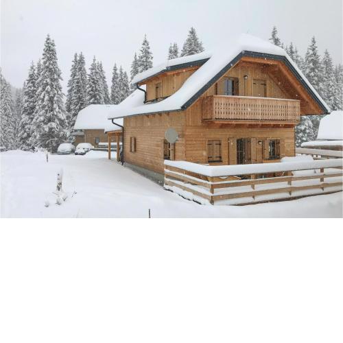 Schoenes Holzhaus In Flattnitz