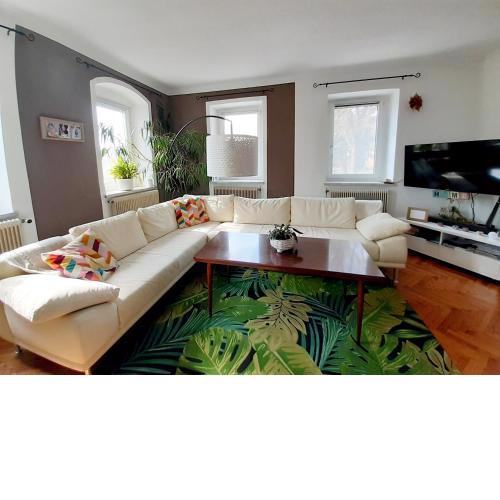 Schöne Altbauwohnung auf dem Land