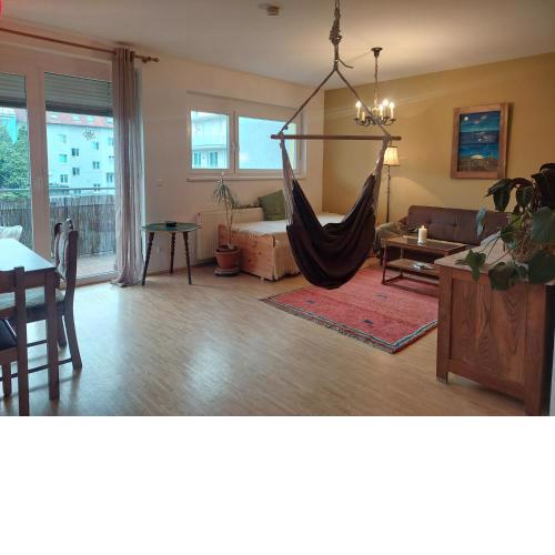 Schöne helle Wohnung mit Whirlpoolbadewanne