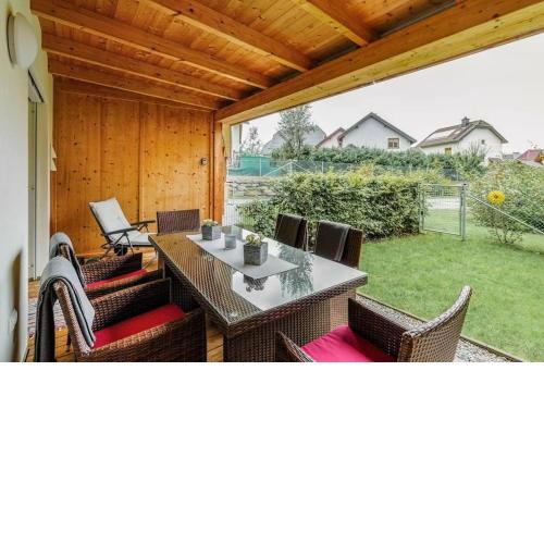 Schönes Apartment mit Garten und Tiefgarage