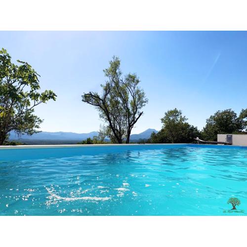 Schönes Ferienhaus In Katuni Mit Privatem Pool