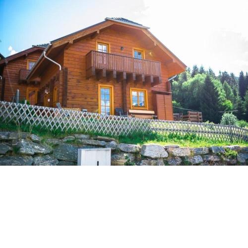 Schönes Ferienhaus in Sankt Margarethen Im Lungau mit Kleinem Garten und Bergblick