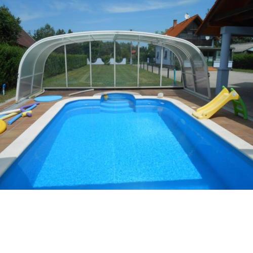 schönes Ferienhaus mit grossen Pool 250 m vom Balaton