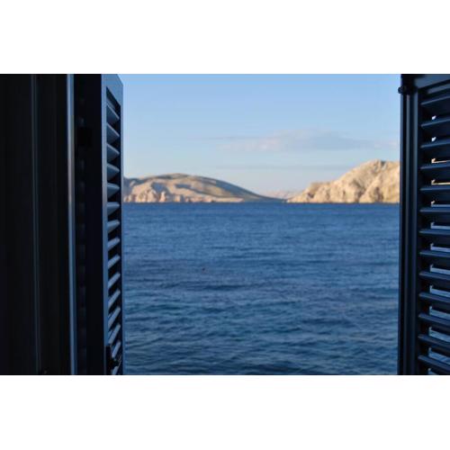 SEA - House on the beach with view