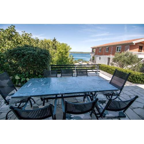 Sea Breeze - Holiday House on the Beach