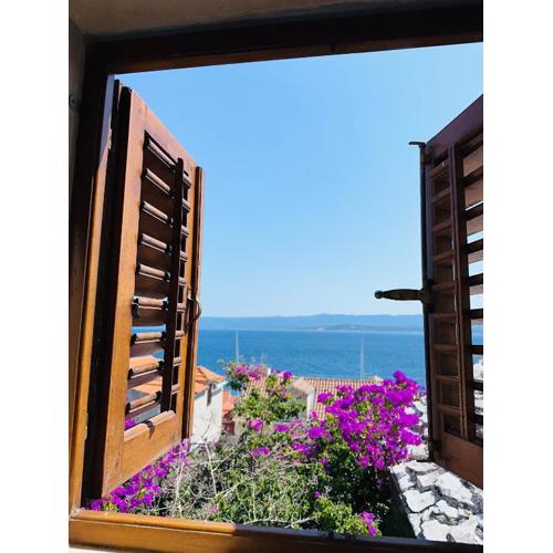 Sea Breeze Apartment Bol