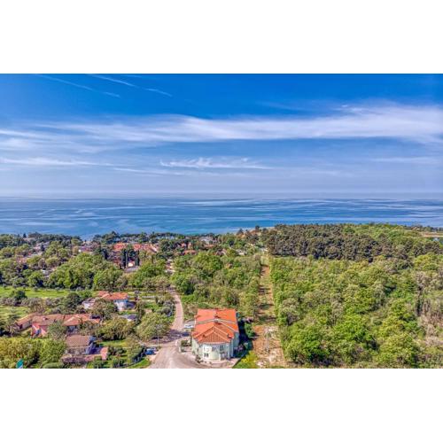 Sea Breeze Residence Mariella - Happy Rentals