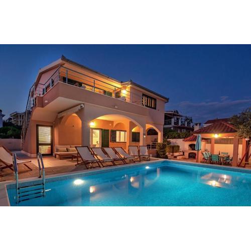 Sea Flower Beachfront Villa