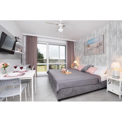 Sea Power Horyzont Apartament typu Queen nr 14 z balkonem i tarasem by Noclegi Renters