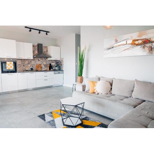 Sea Sun Slatine with 2 bedrooms and pool, near beach