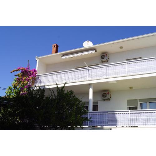 Sea view apartment Manda