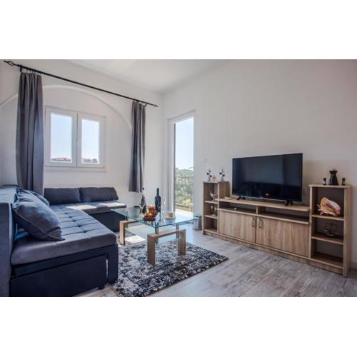 Sea view apartment Pink