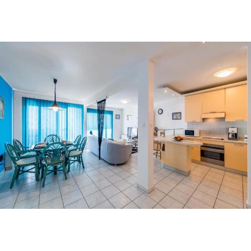 Sea view Apartment Reno w/garage
